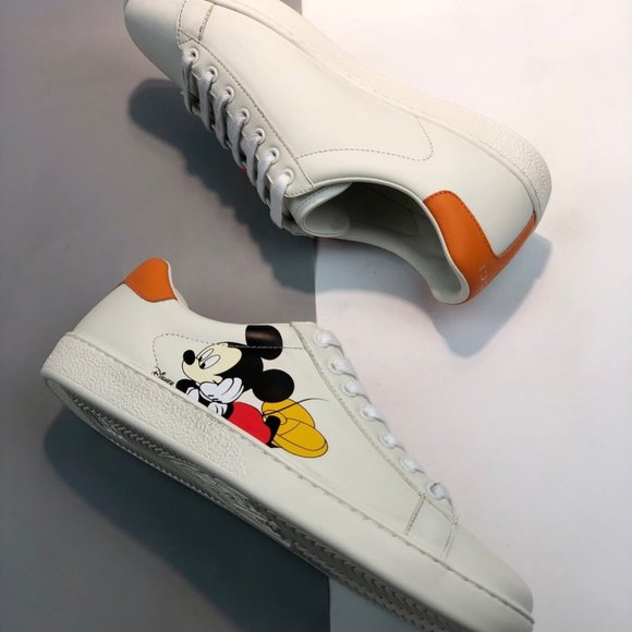 Athletic_Shoes